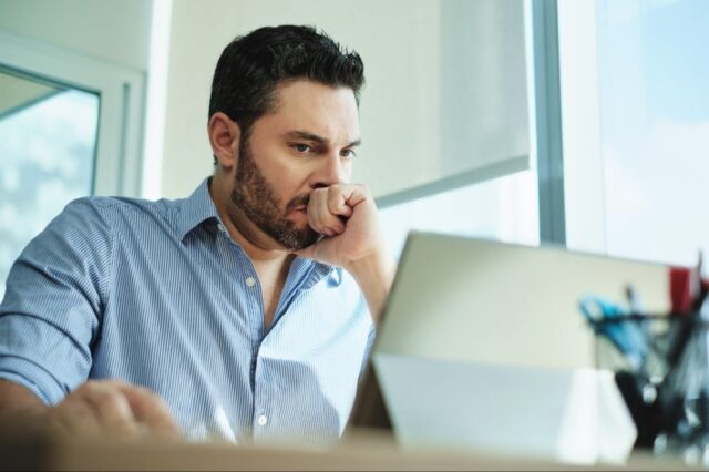 This Workplace Red Flag Reveals You're Stuck In a Dead-End