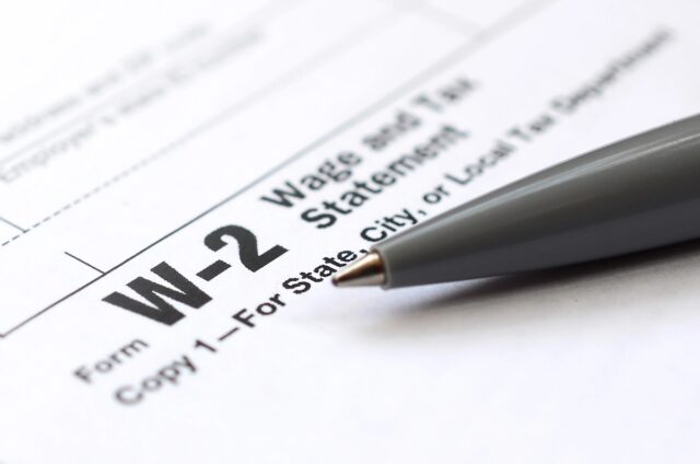 What’s The Difference Between A W2 and W4?
