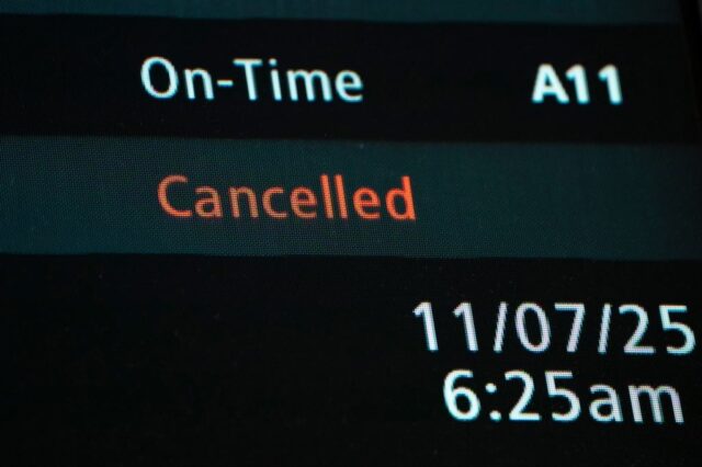 U.S. Flight Cancellations, Delays Fall to Lowest Rate in a