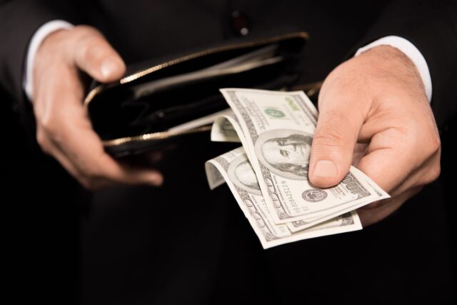 College Students Expect $80,000 Starting Salaries — The Real Number